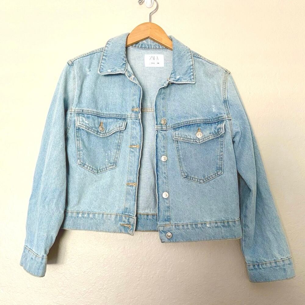 NWOT Zara Girls denim jacket, size 13-14 light wash.